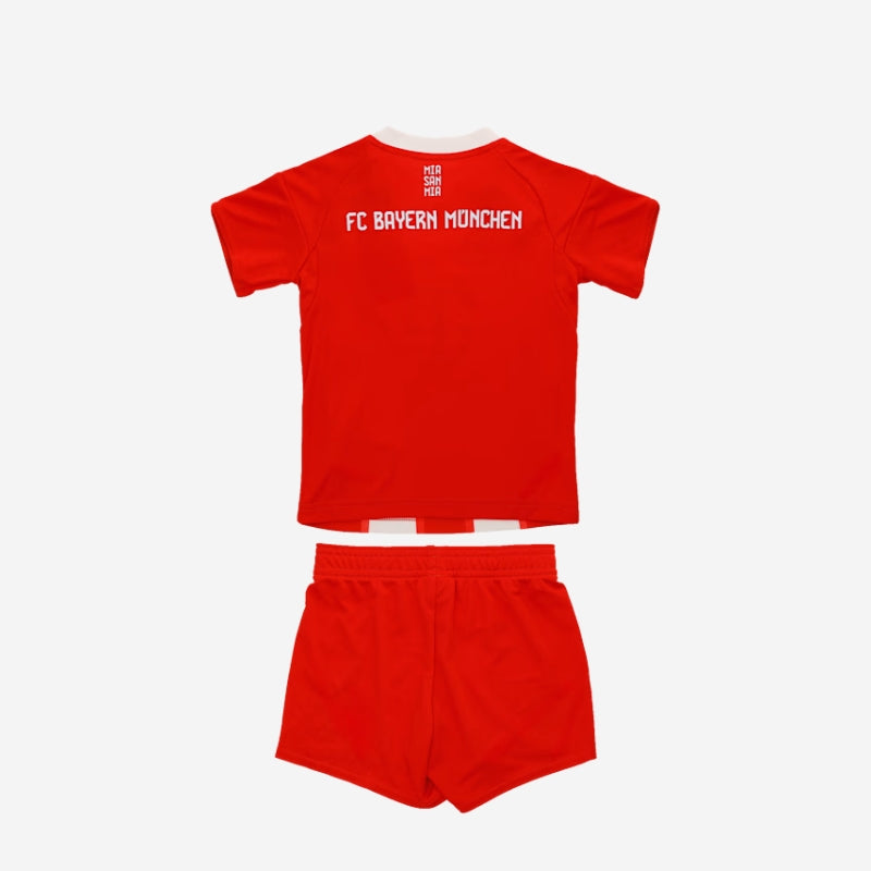 חליפת כדורגל באיירן מינכן בית 25/26 | ילדים