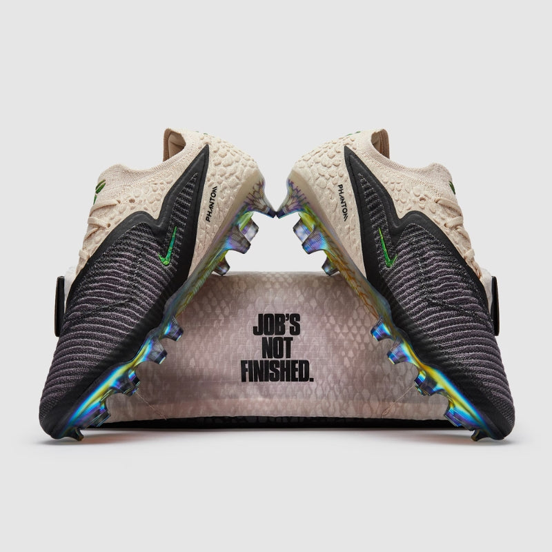 נעלי כדורגל מקצועיות Nike Phantom 6 Elite Low Cut FG Black Mamba - RSport