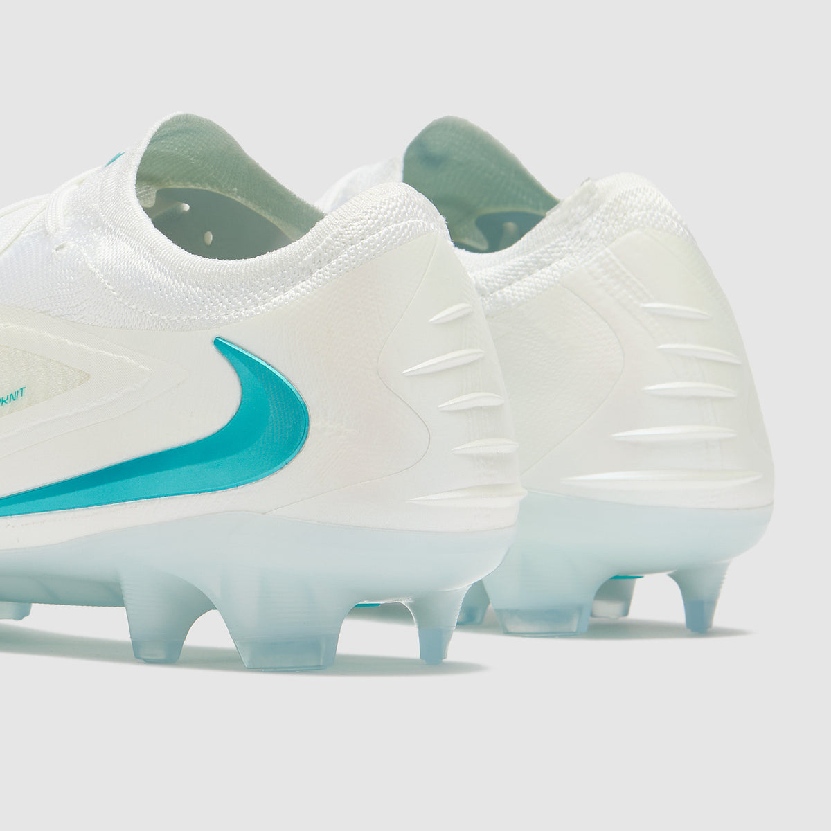 נעלי כדורגל נייקי Phantom 6 Low Elite FG Bright Lights Pack תמונה 5