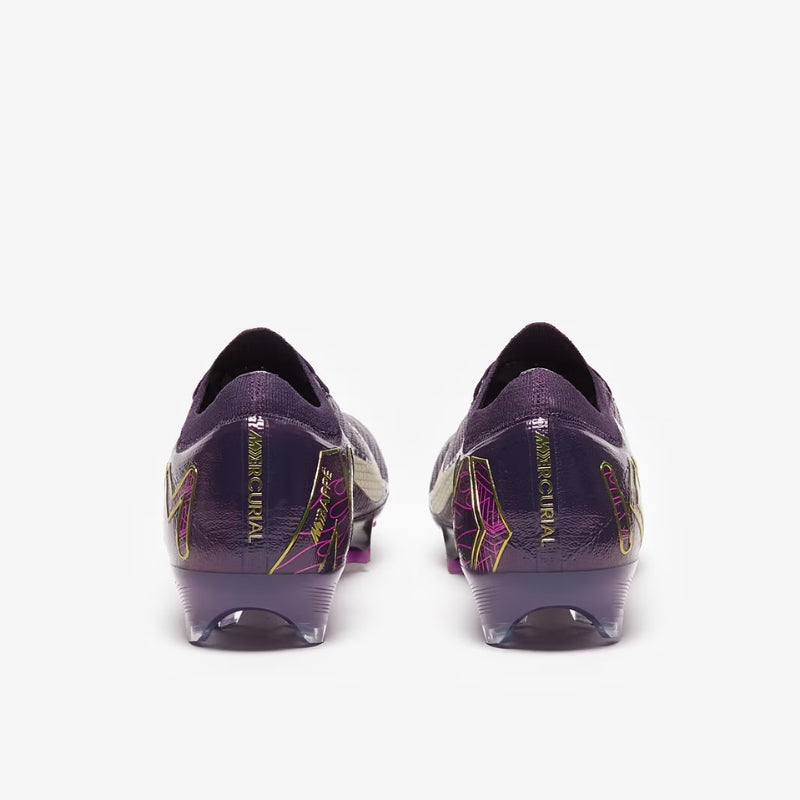 חלק אחורי של נעלי כדורגל מקצועיות Air Zoom Mercurial Vapor XVI Elite x Mbappe FG עם גרפיקה צבעונית ולוגו Mercurial מודגש.